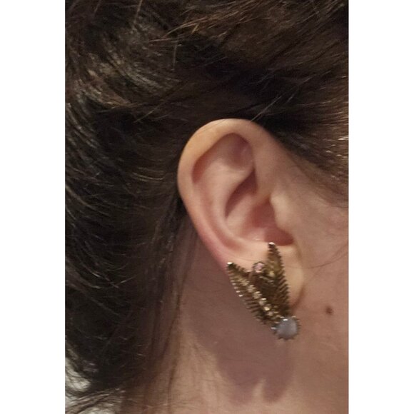 Vintage Lavender & Gold Clip Earring - Picture 3 of 3